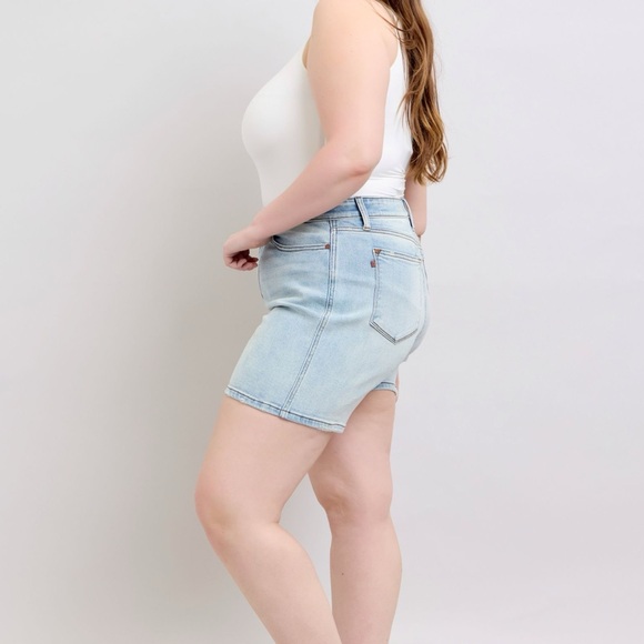 Judy Blue Full Size 2 Button Denim Shorts with Pockets Plus Size - Picture 13 of 16